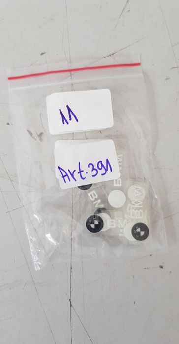 Стикери Бмв размер 2.7см на 0.9см