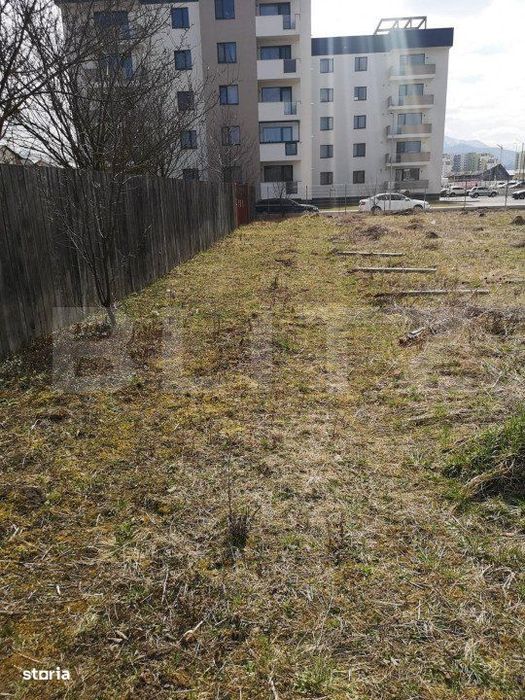 Teren intravilan de 1000mp, zona Tractorul