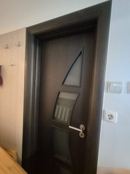 Vand usi in stare foarte buna