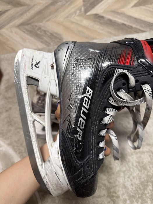 Продам коньки BAUER