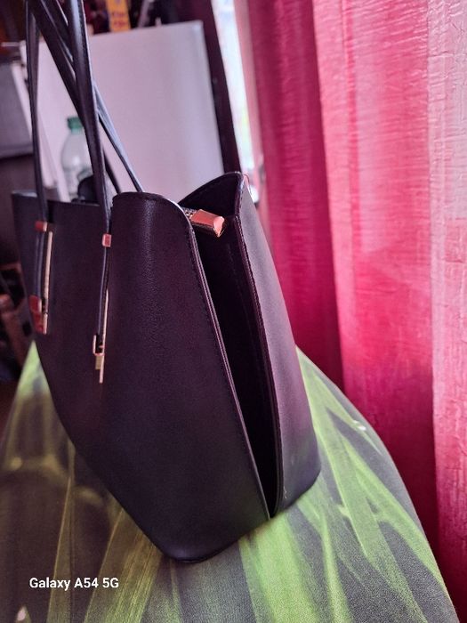 SARA PENN-дамска чанта  без следи от носене