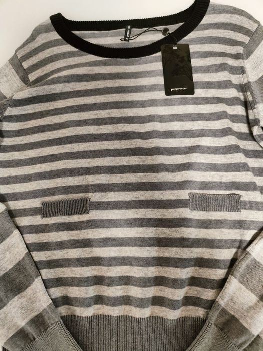 Чисто нов тъничък пуловер подходящ за сезона