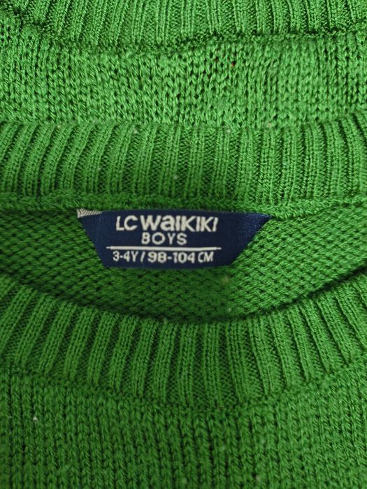 Коледни блузки.Едната е леко отпусната