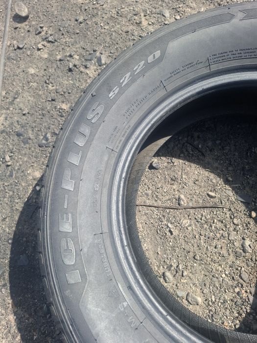 Vand 1 anvelopa 255 60 17 bun m+s fara defecte