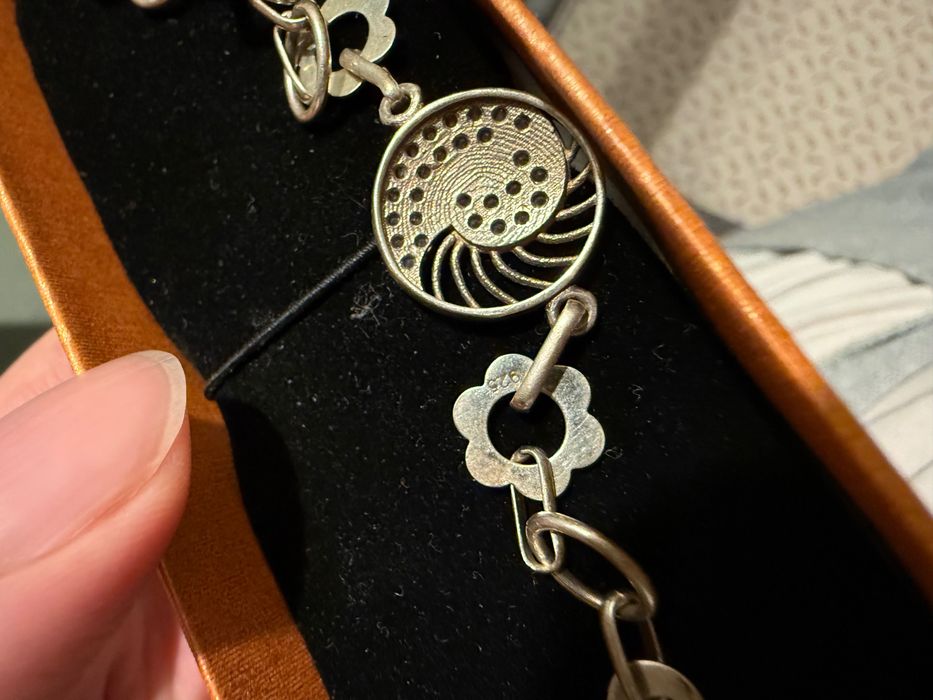 Дамска сребърна гривна