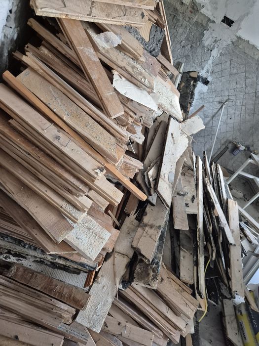 Vand URGENT  lemn de fag