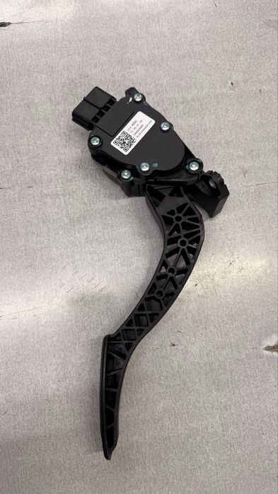 Педаль газа Monza