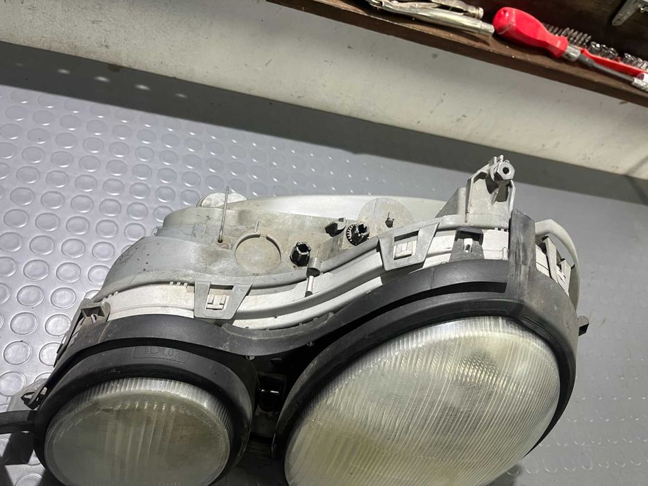 Ляв фар за Mercedes E-class W210 (преди фейс)