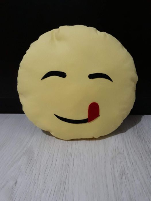 Емотикон-възглавничка