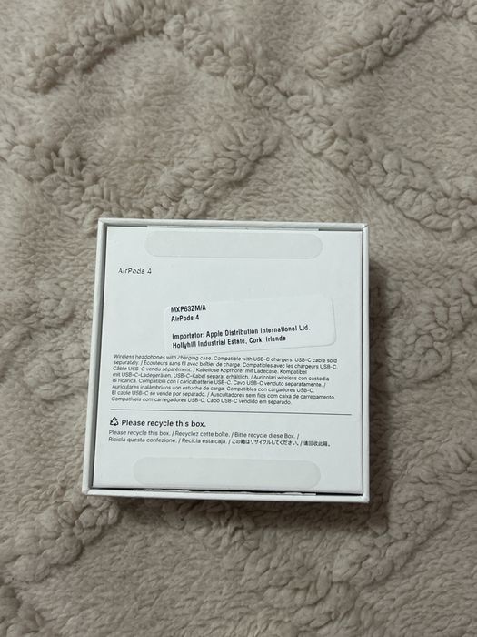 Vând AirPods 4 originale