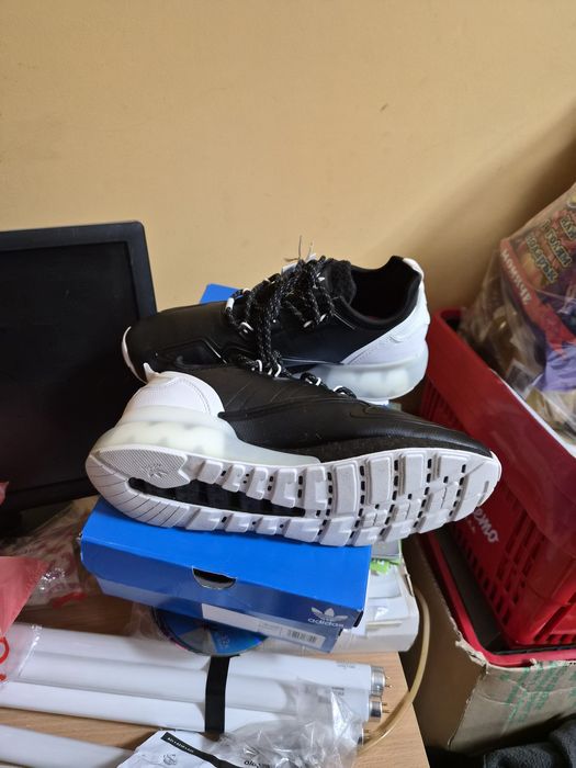 Продавам маратонки adidas