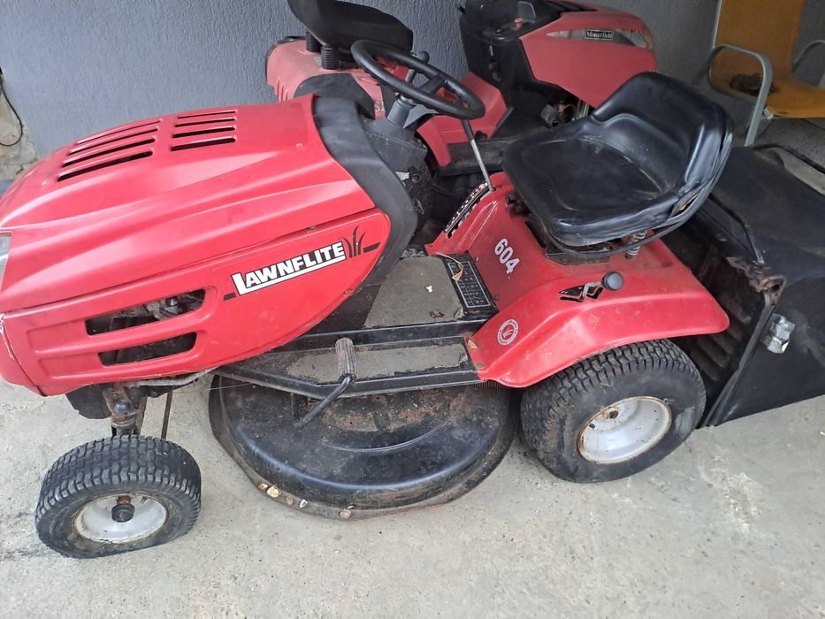 Tractoraș  gazon Dezmembrez