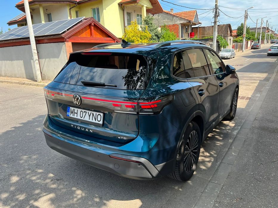 Volkswagen Tiguan 1.5 eTSI 150CP, camere 360, Matrix LED