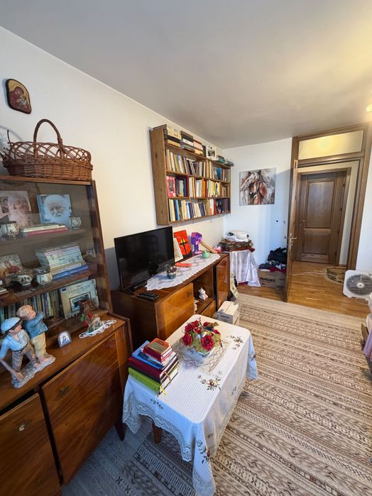 Cameră de cămin 20 mp - plus baie, bucătărie, boxă și loc de parcare