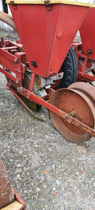 Semanatoare porumb Becker 4 secții