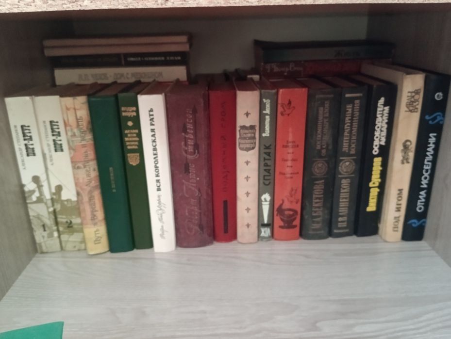 Продам книги.     .