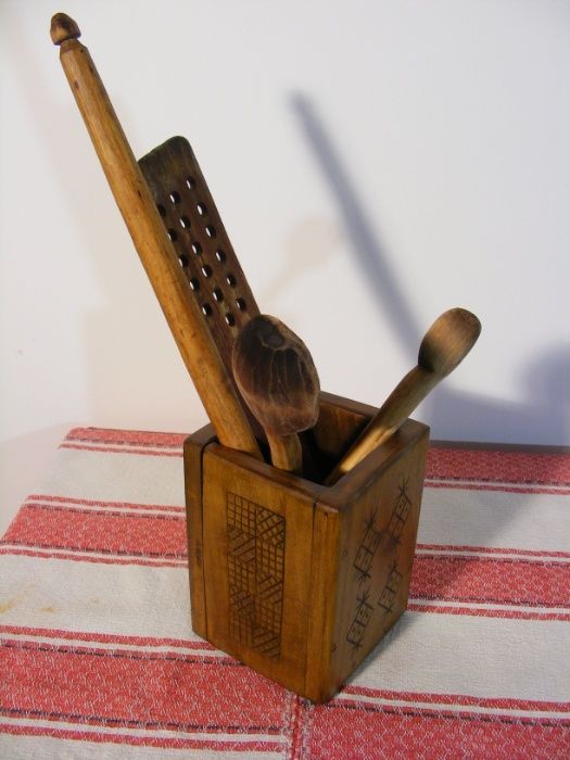 Vand cutie din lemn de tei sculptat