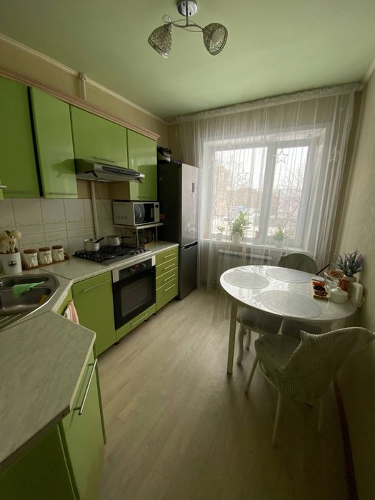 Продаётся трёхкомнатная квартира