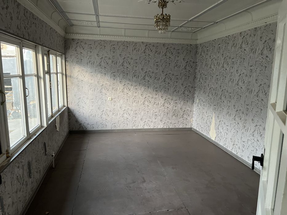 Шинам ховли сотилади