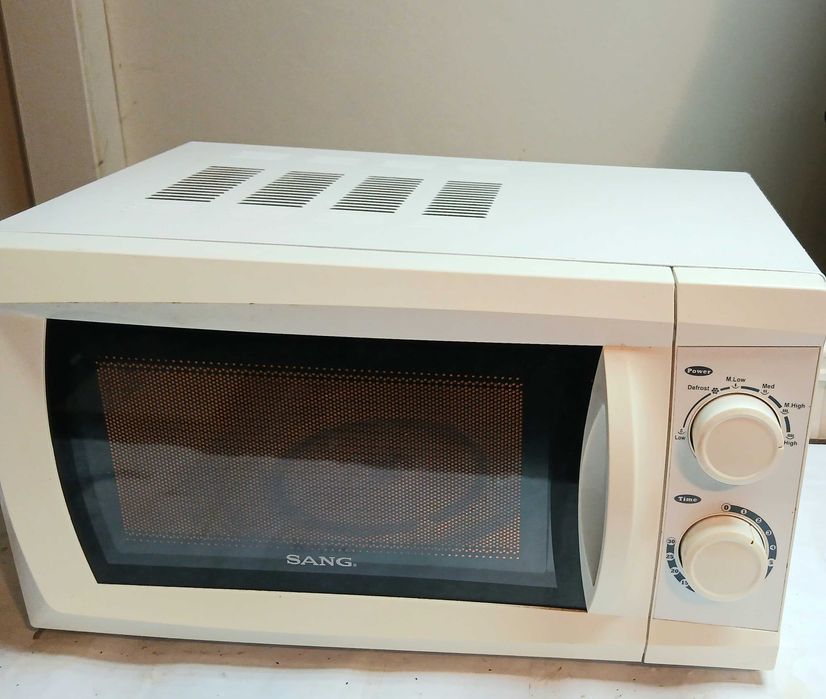 Микровълнова фурна SANG