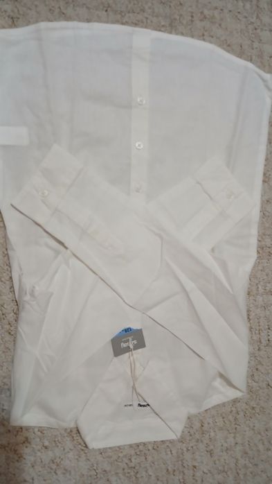 Camasa alba, marimea 128, noua cu eticheta
