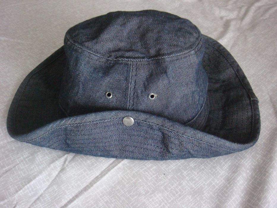 Palarie din blug,boruri clipsabile