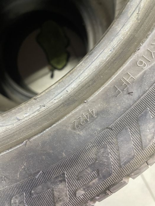 Продам комплект шин R17