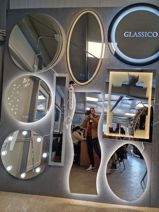 Oglinda venetiana montam si vindem