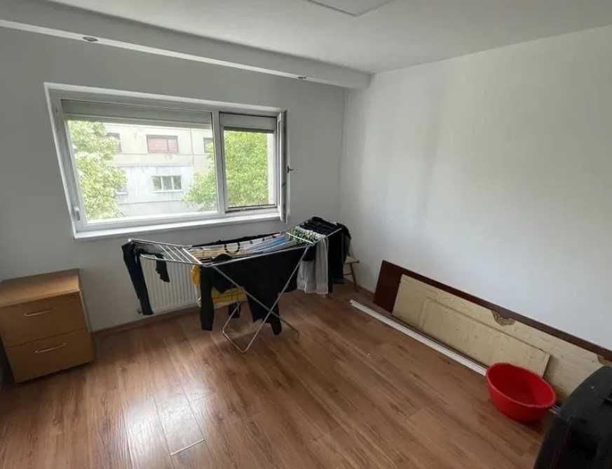 Дава се под наем Тристаен апартамент в Пловдив, Тракия - 78 кв.м за 122.4 € - Снимка #2