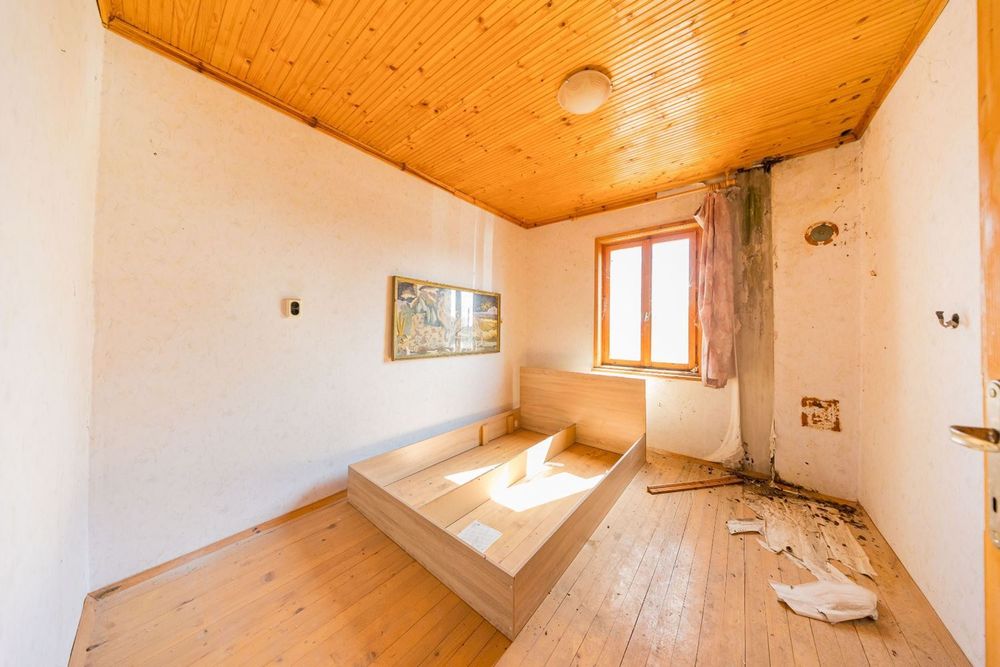 Къща в Плевен, област-с.Коиловци площ 280 цена 120000