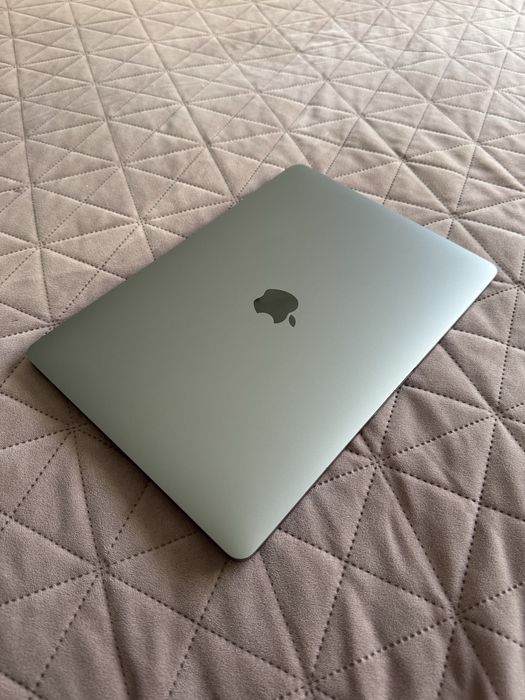 MacBook Pro M1 2020 13" Touchbar | 256GB Stocare | 8GB RAM