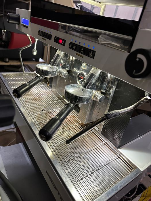 Професионална кафе машина с две групи Сан Ремо