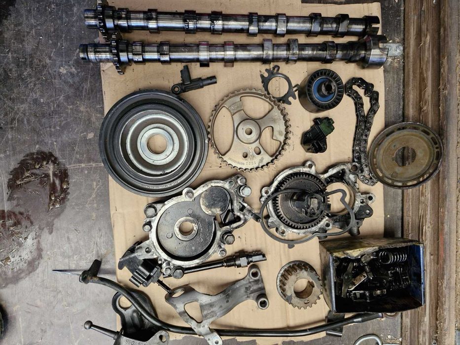 Разпределителен вал Пежо Боксер 2000cc 165ps