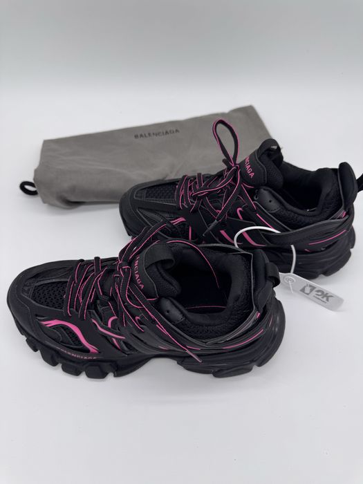 Нов цвят Balenciaga Track