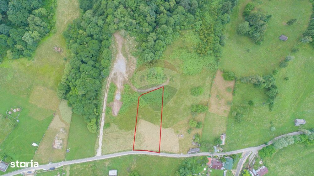 Teren2058mp Dambovicioara la poalele parcului National Piatra Craiului
