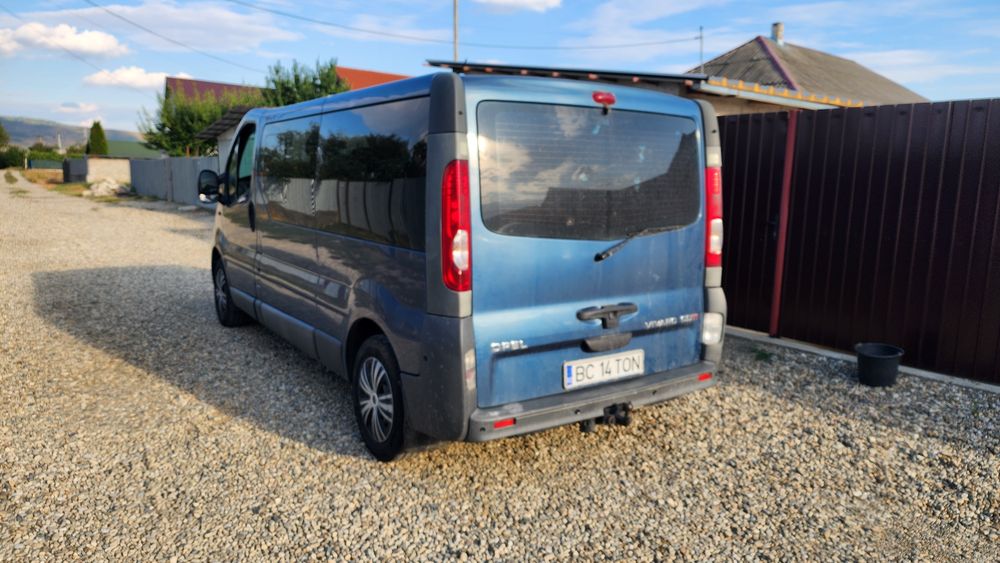 Opel vivaro 2009 - 2.0 cdti 114 cp