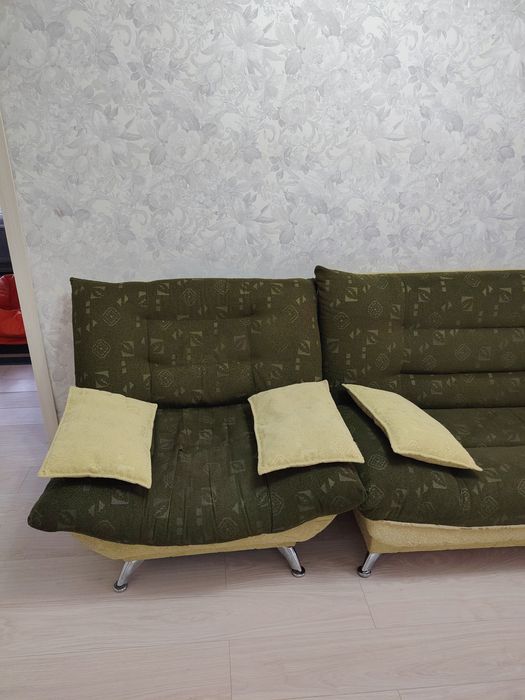 Продам диван и 2 кресла