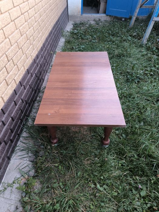 Продам стол для дома