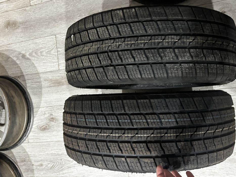 продам 5 балонов 215/45р17
