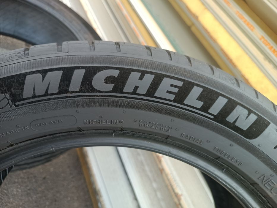 235/55/19 Michelin Дот 4523