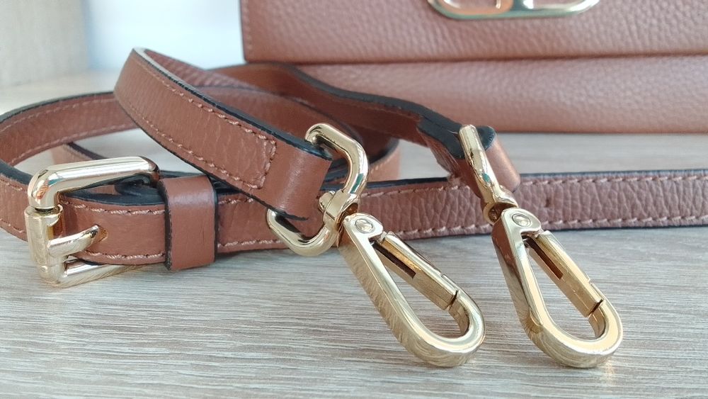 Кожена чанта Tosca Blu Livigno с релеф