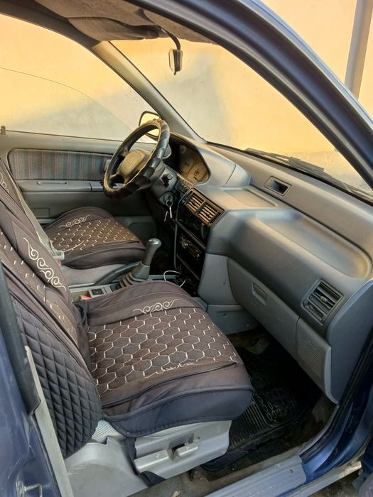 Mitsubishi Space runner 1991