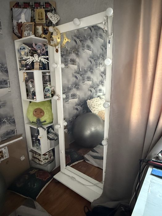 Зеркало с Лампочками