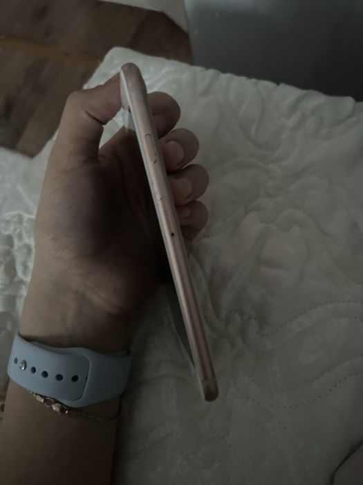 Айфон 8 продам