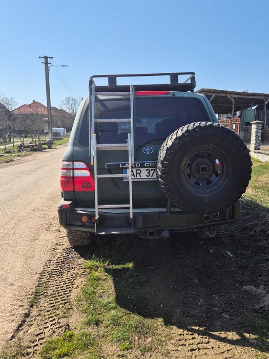 Toyota Land Cruiser J100