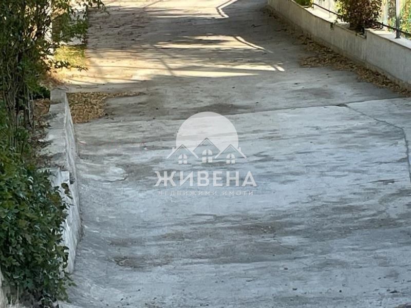 Продава парцел в м-т Ален Мак, площ 900 кв.м, ПУП, ток и вода