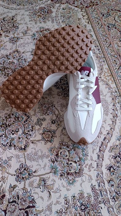 Adidași New balance 327
