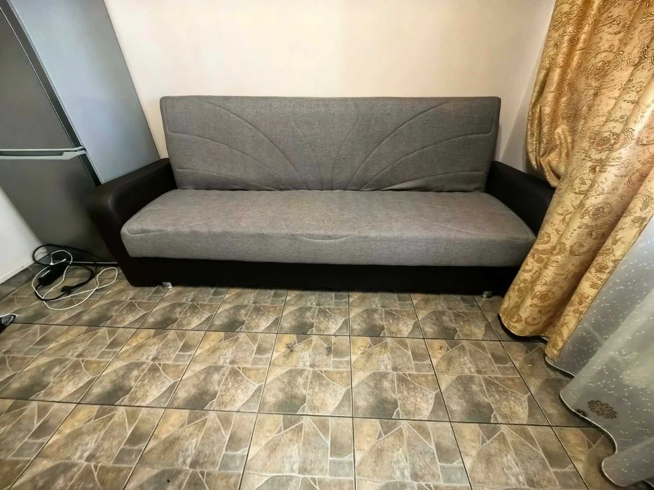 Canapea in stare foarte buna