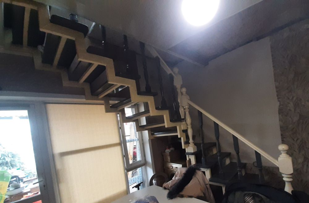 Лестница поворотная.