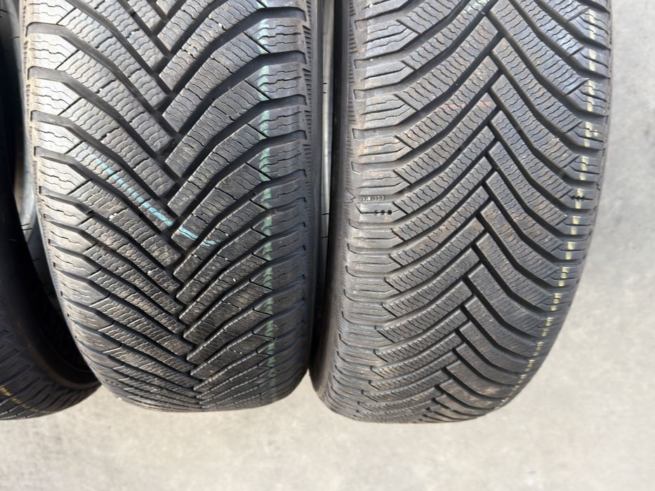 Vand 4 anvelope 215/60/17 Michelin de iarnă ca noi